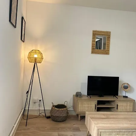 Appartement Les Carmelites : A 5 Min A Pied De La Gare