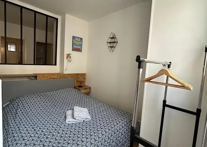 Apartment Les Carmelites : A 5 Min A Pied De La Gare Poitiers